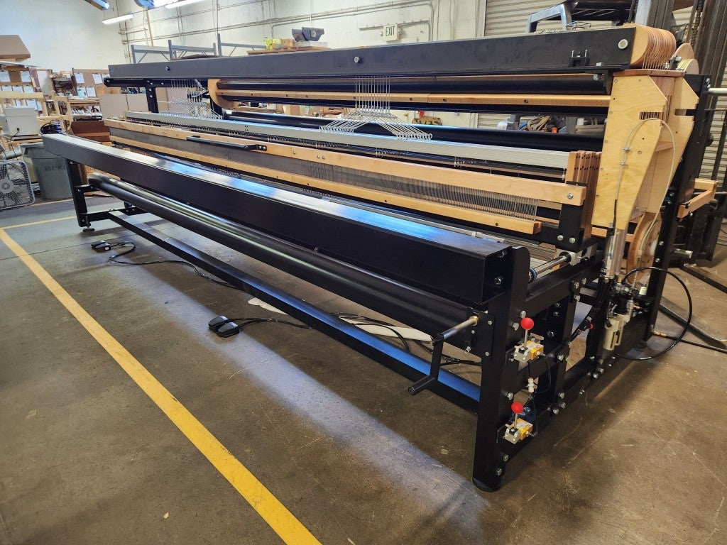 AVL Professional Dobby Rug Loom – Vorderansicht